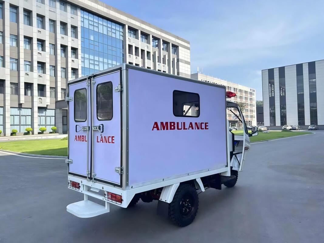 Gasoline Ambulance Tricycle Three Wheeler 250cc Water Cooled Engine With Stretcher And First Aid Kit And Four Rear Tyres And Reinforced Chassis Keel For First Aid Use