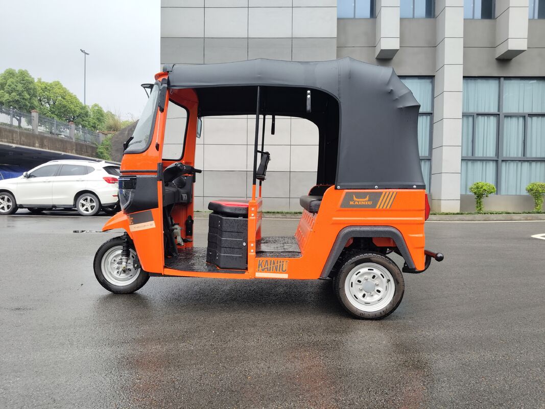 Electric Passenger Tricycle with 72V/3000W Motor and 72V/105Ah Battery Offering 120-140km Mileage for Three Passengers