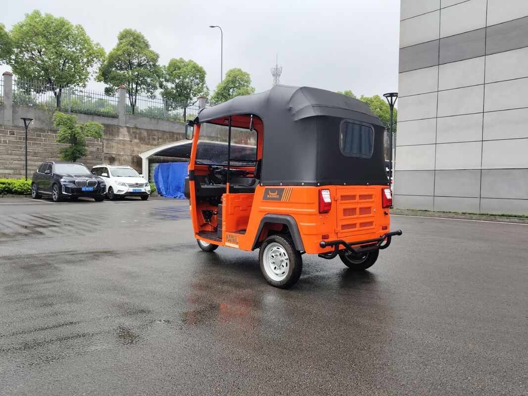 Electric Passenger Tricycle with 72V/3000W Motor and 72V/105Ah Battery Offering 120-140km Mileage for Three Passengers