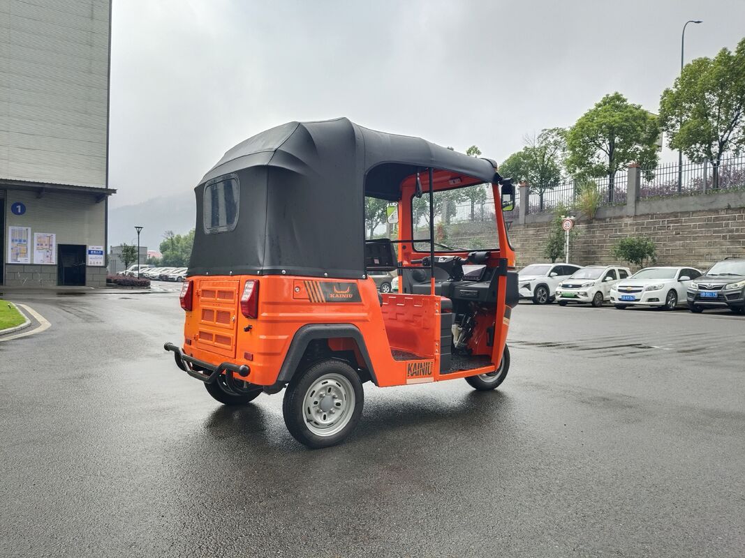 Electric Passenger Tricycle with 72V/3000W Motor and 72V/105Ah Battery Offering 120-140km Mileage for Three Passengers