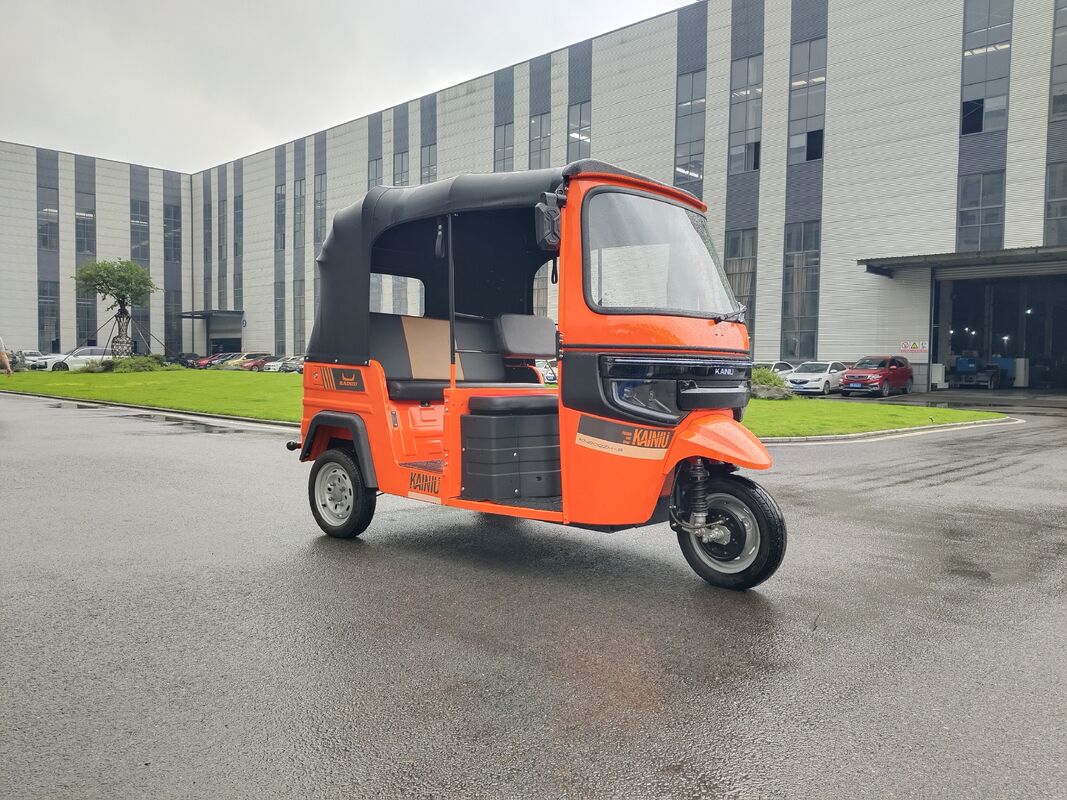 Electric Passenger Tricycle with 72V/3000W Motor and 72V/105Ah Battery Offering 120-140km Mileage for Three Passengers
