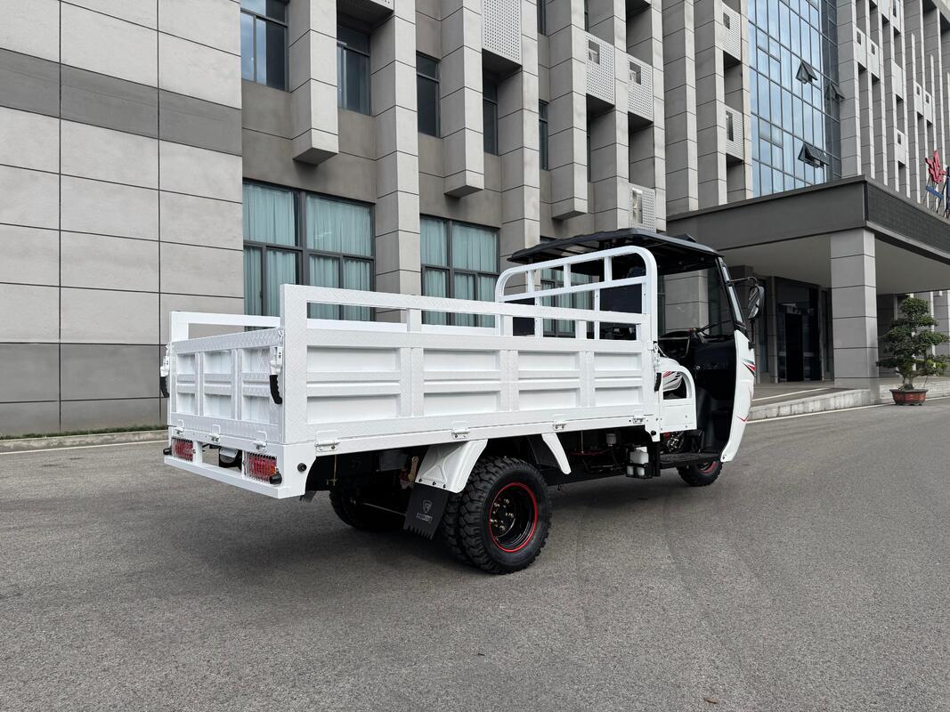 Gasoline X5 Cargo Tricycle Three Wheeler Semi Cabin 350cc Water Cooled Engine Four Rear Tyres Oil Brake Big Booster With 2500kg Load Capacity And Reinforced Chassis Keel For Heavy Duty Transport
