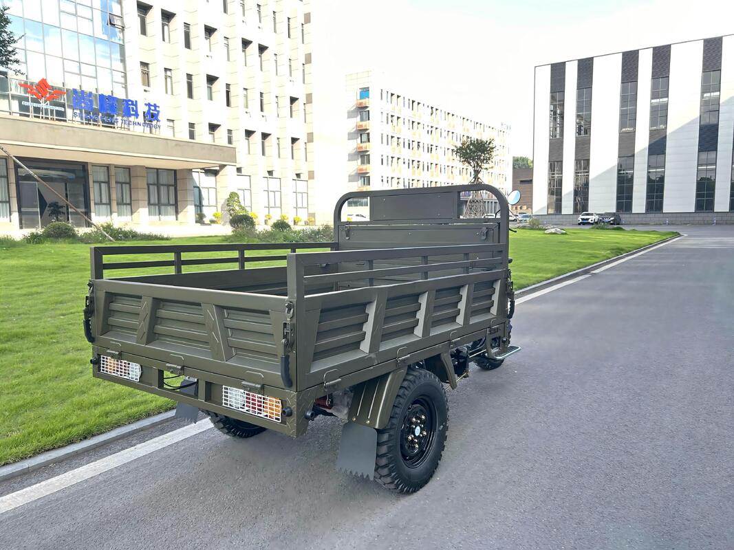 Gasoline 150cc Air-Cooled Cargo Tricycle, Wuyang Classic Style, 1.8m Cargo Box, Inner-Floating Small Booster Rear Axle, with 800kg Load Capacity