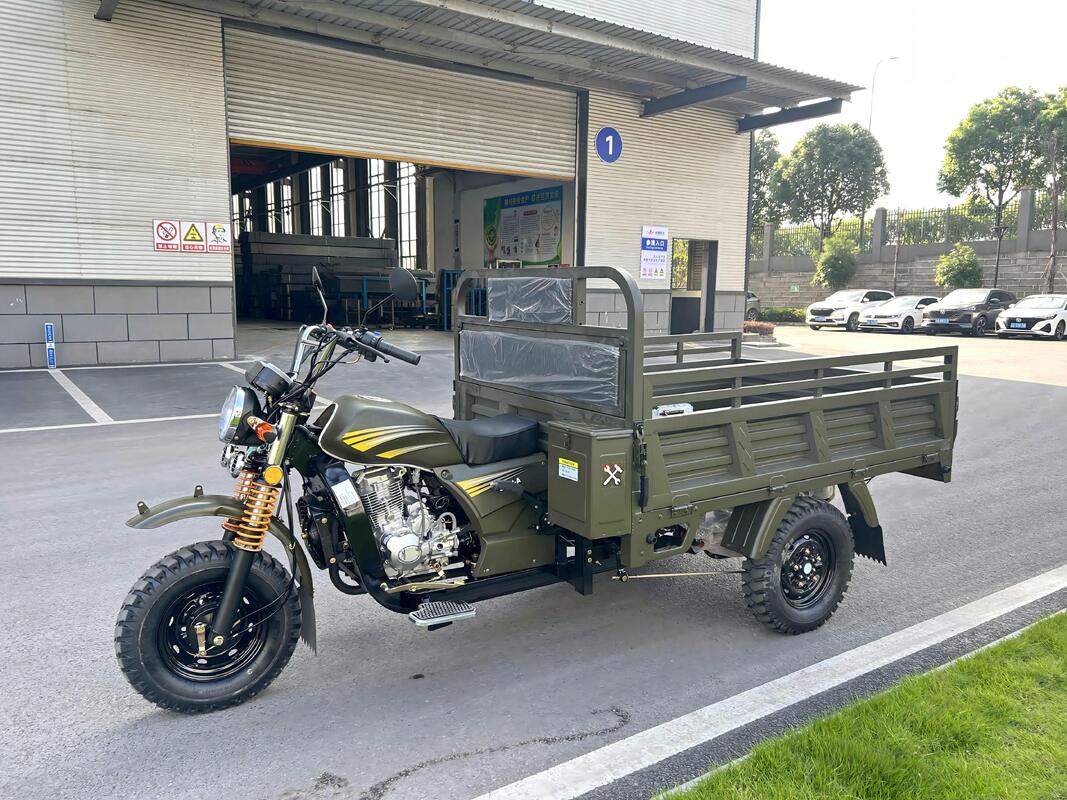 Gasoline 150cc Air-Cooled Cargo Tricycle, Wuyang Classic Style, 1.8m Cargo Box, Inner-Floating Small Booster Rear Axle, with 800kg Load Capacity